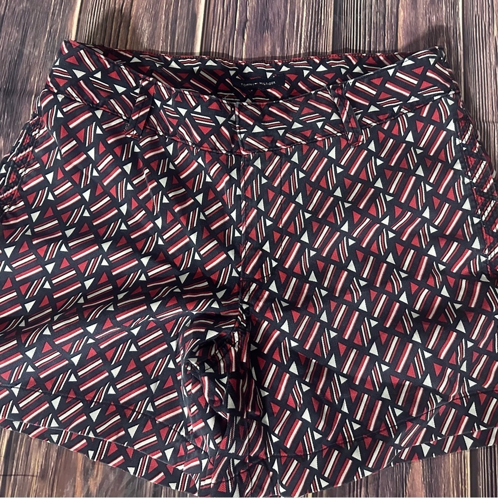 Tommy Hilfiger Geometric Patterned Women's Shorts - Picture 4 of 9